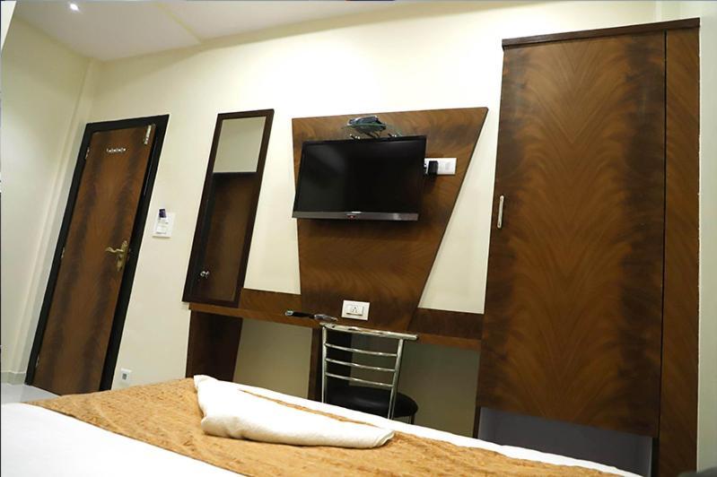 Hotel Golden Hayyath Inn Βομβάη Εξωτερικό φωτογραφία