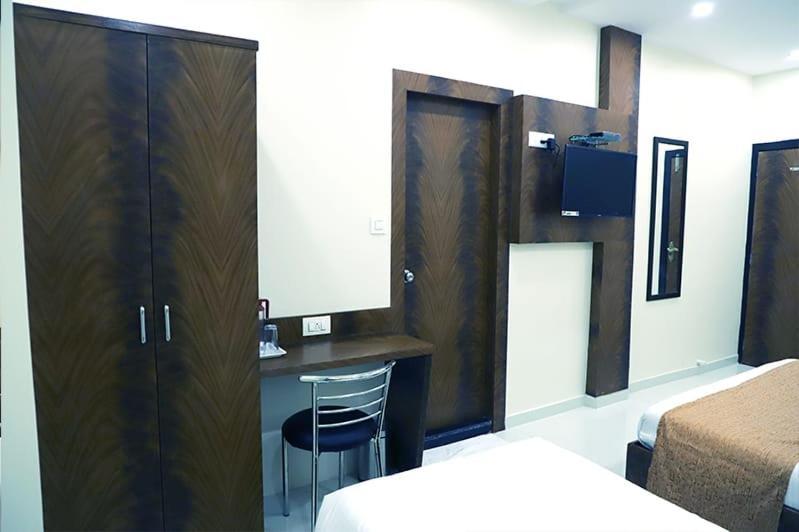 Hotel Golden Hayyath Inn Βομβάη Εξωτερικό φωτογραφία